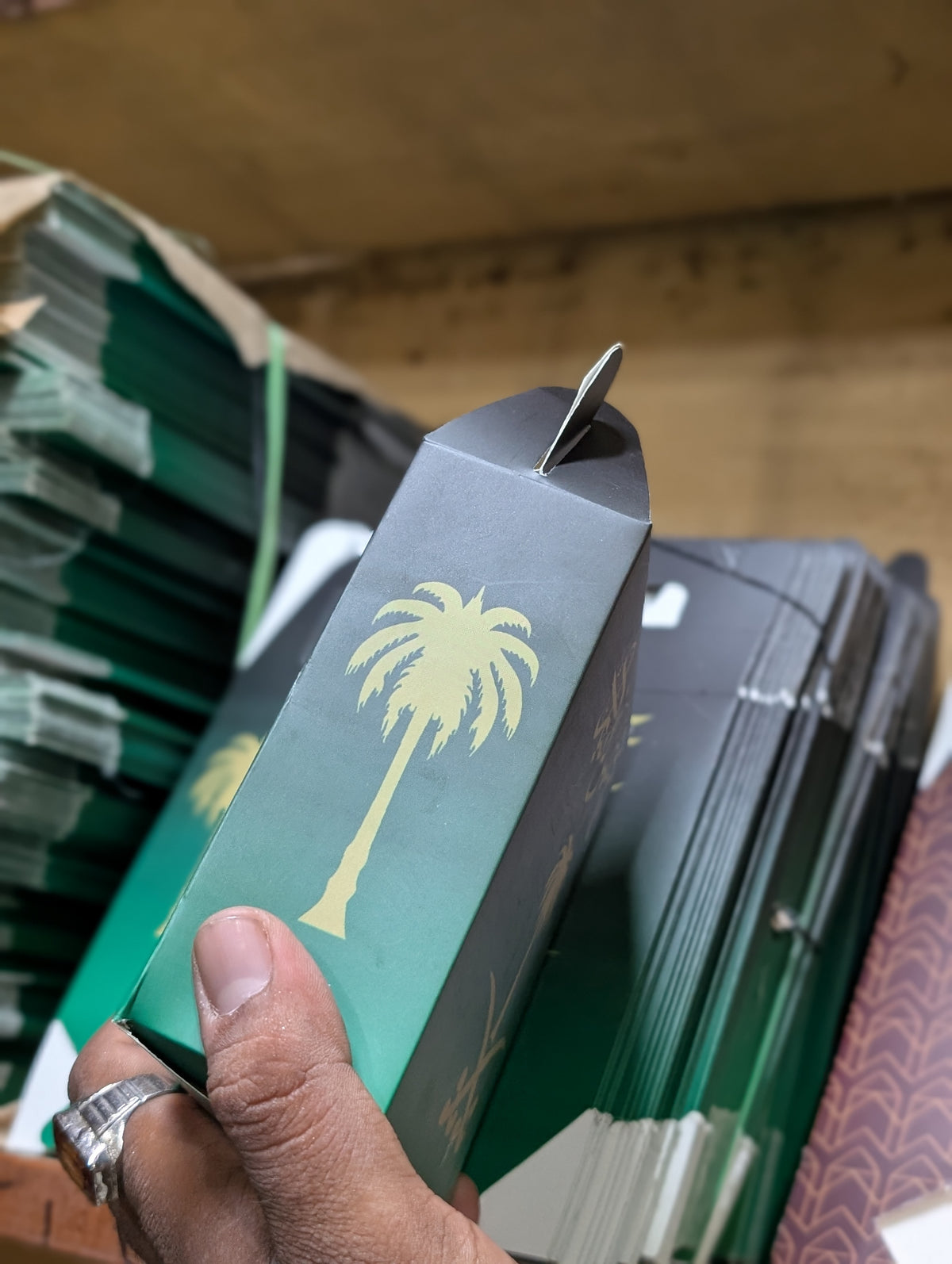 Hajj Umrah tabbruk hadya empty box